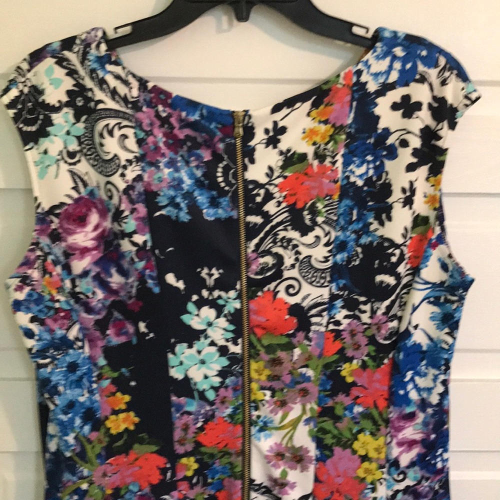 Dress - Picture 3 of 5